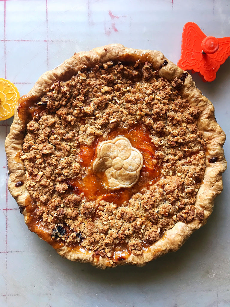 Apricot Pie with Almond Crumble
